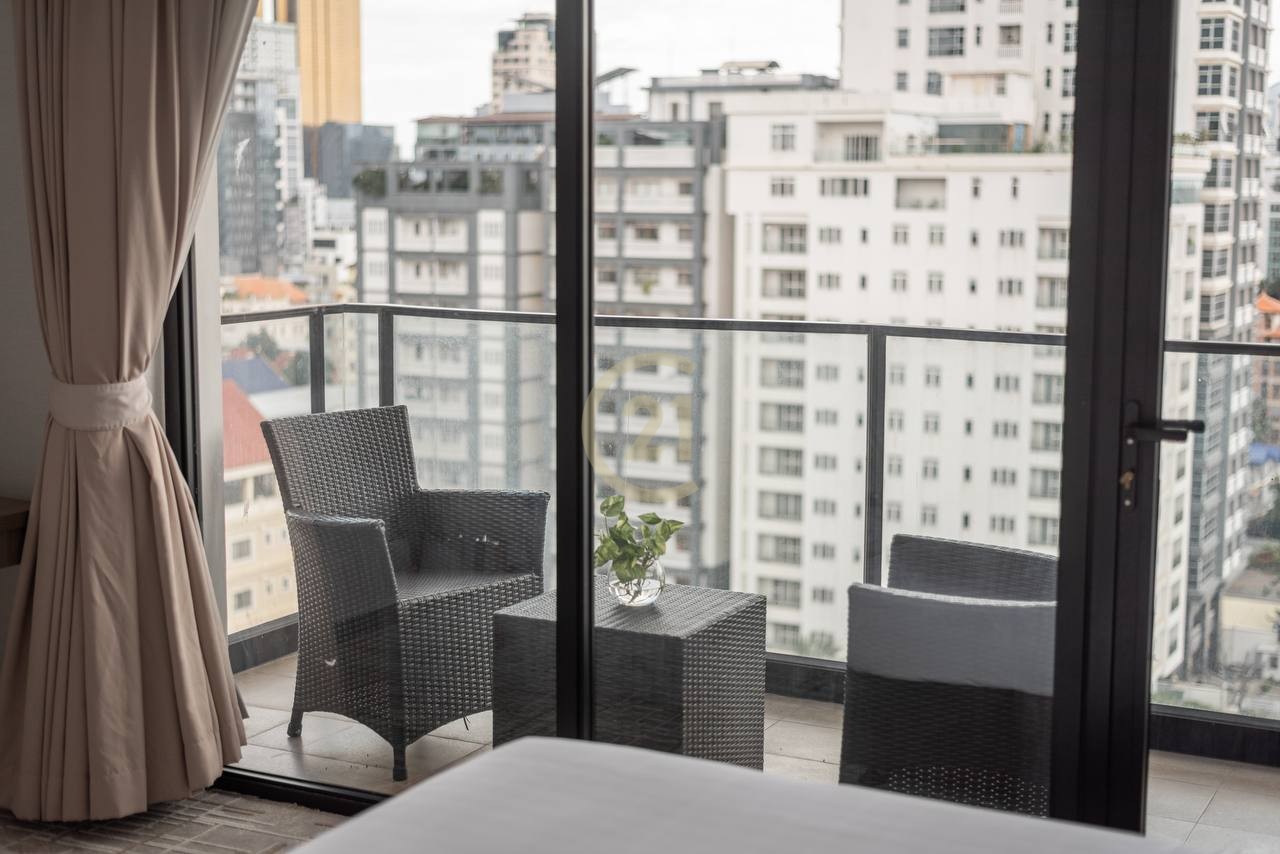ELEGANCE THREE BEDROOM FOR RENT-BKK1