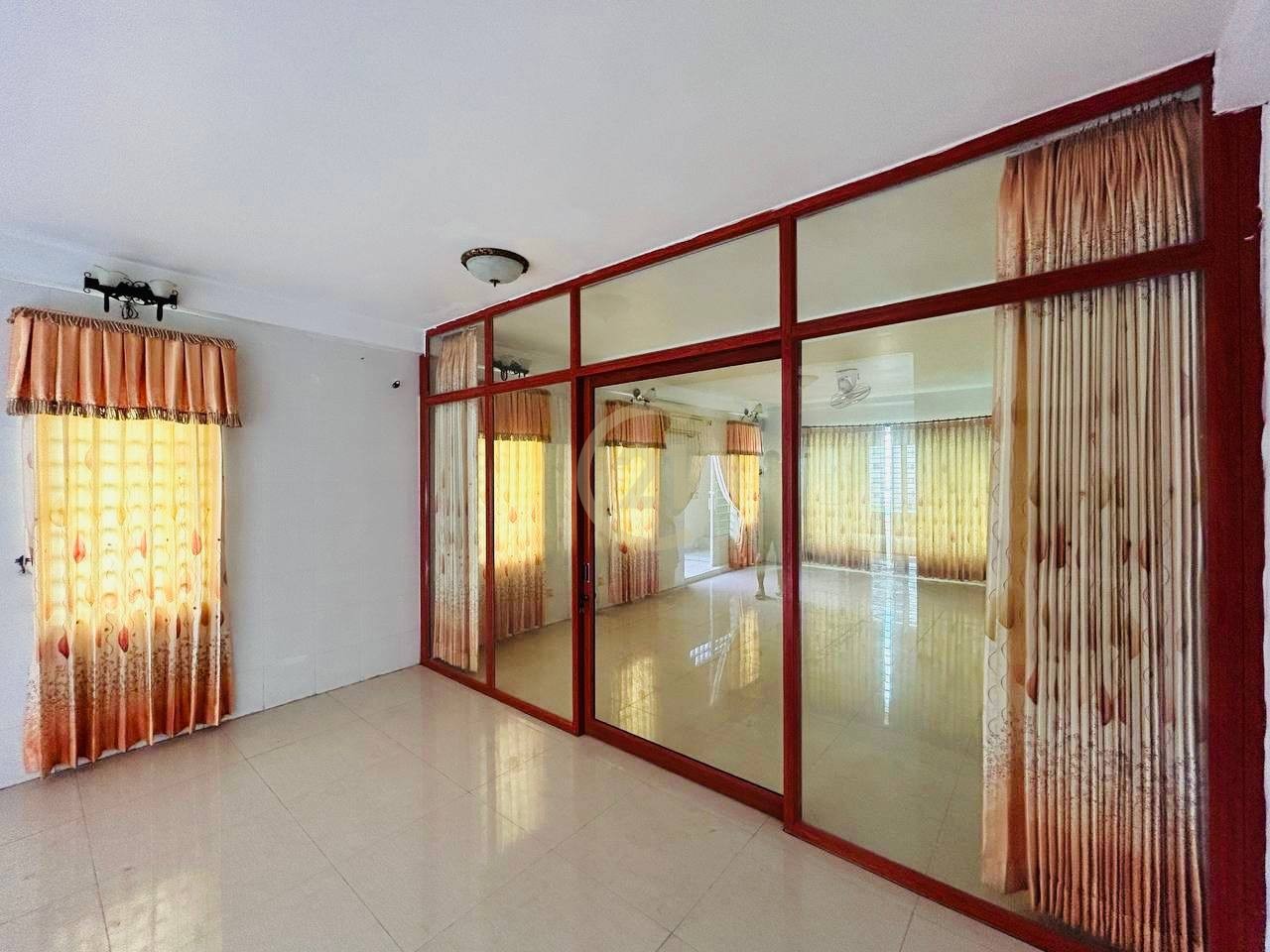 Shophouse For Rent At Toul Tompong