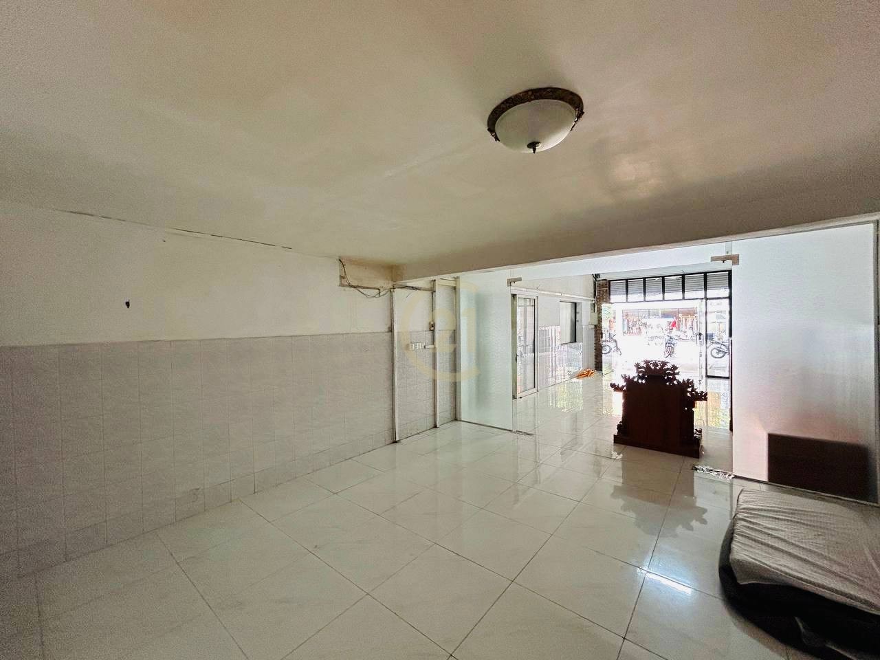 Shophouse For Rent At Toul Tompong