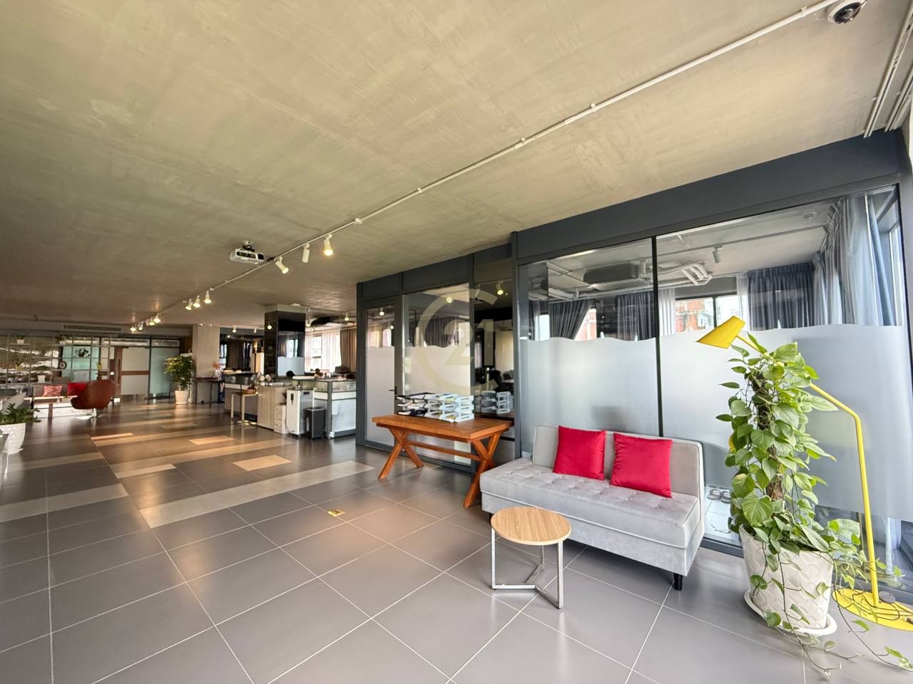 VINTAGE OFFICE SPACE FOR RENT-AEON MALL