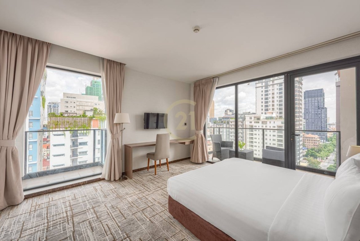 ELEGANCE THREE BEDROOM FOR RENT-BKK1