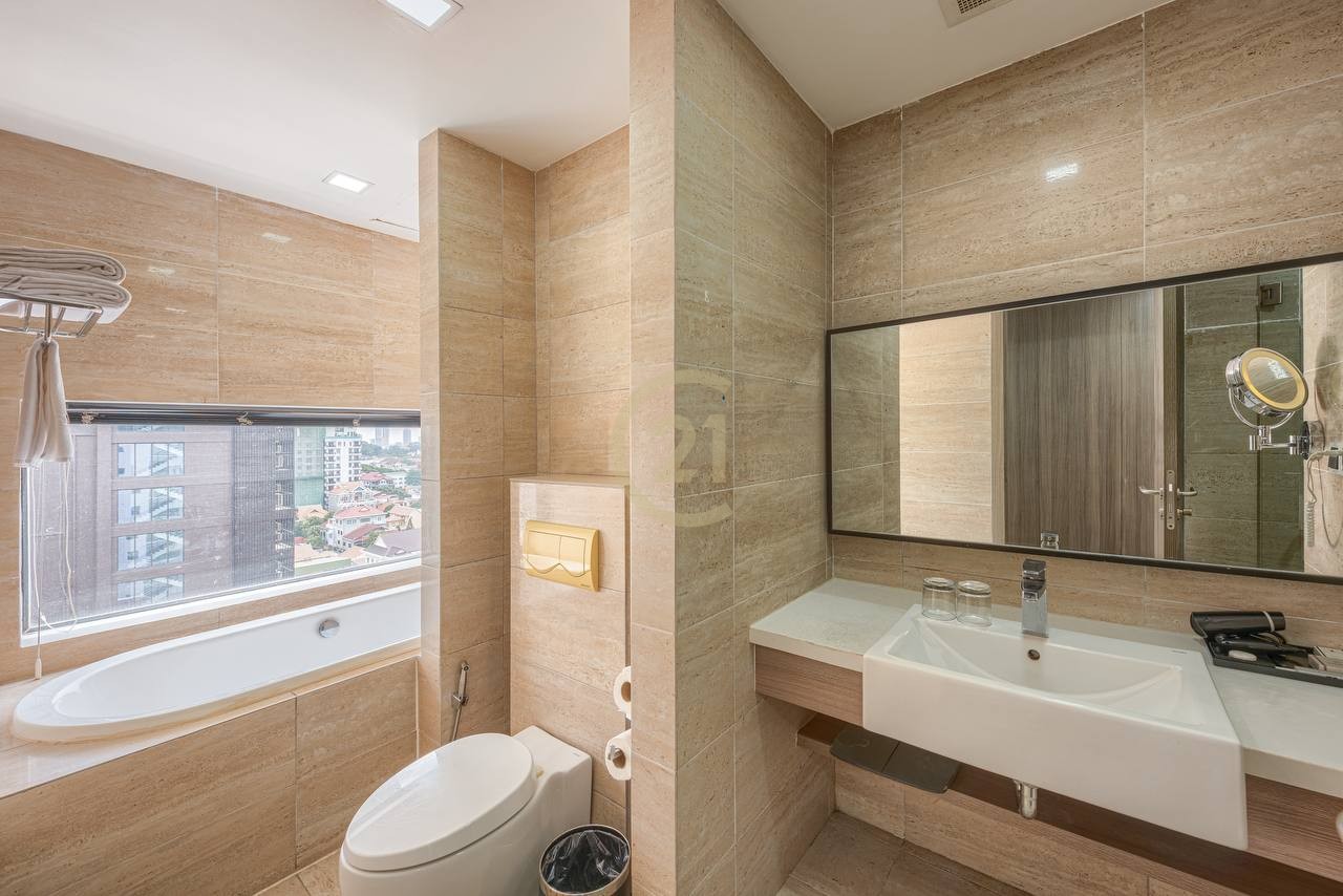 ELEGANCE THREE BEDROOM FOR RENT-BKK1