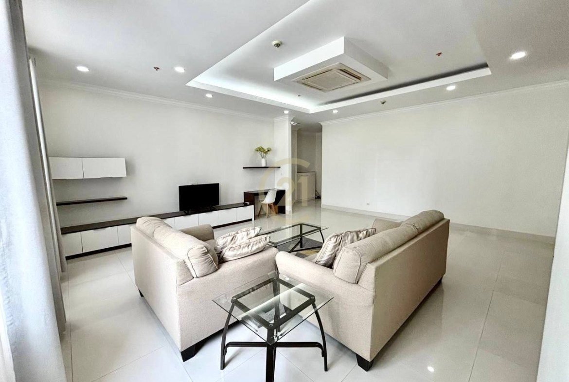 SPECIOUS THREE BEDROOM FOR RENT-BKK1