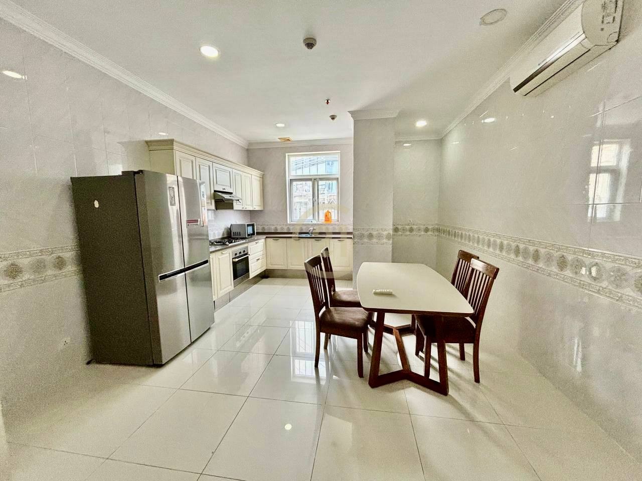 SPECIOUS THREE BEDROOM FOR RENT-BKK1