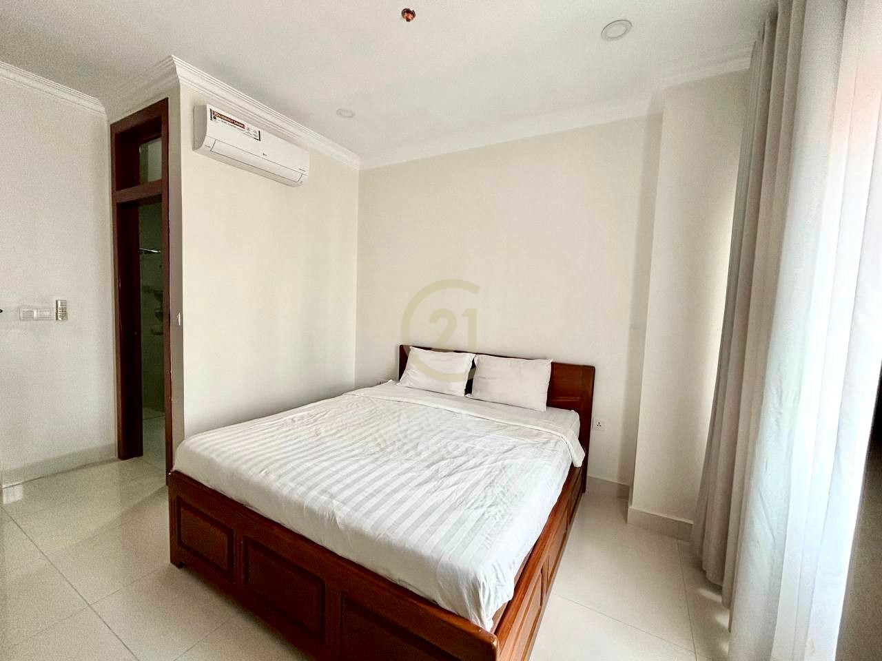 SPECIOUS THREE BEDROOM FOR RENT-BKK1