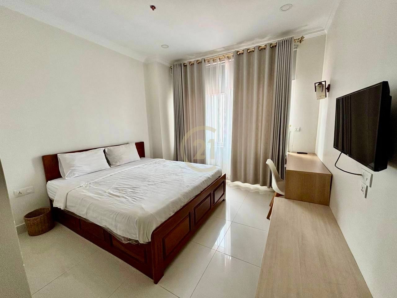 SPECIOUS THREE BEDROOM FOR RENT-BKK1