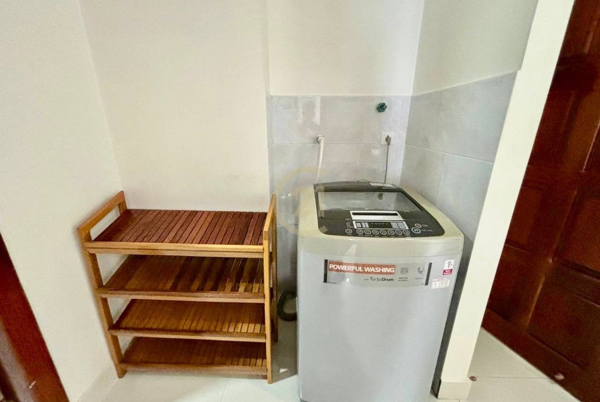 SPECIOUS THREE BEDROOM FOR RENT-BKK1