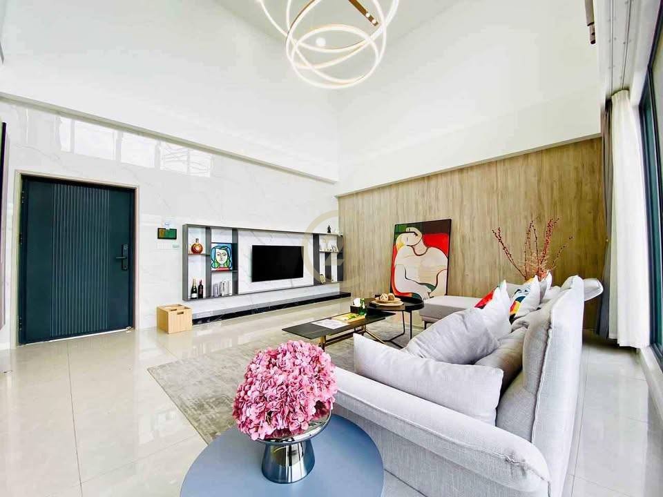 ELEGANT PENTHOUSE FOR RENT-HEART OF BKK1