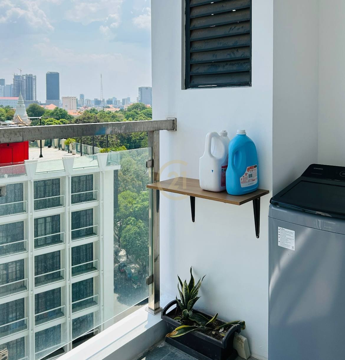 Luxury Studio room For Rent At Riverside