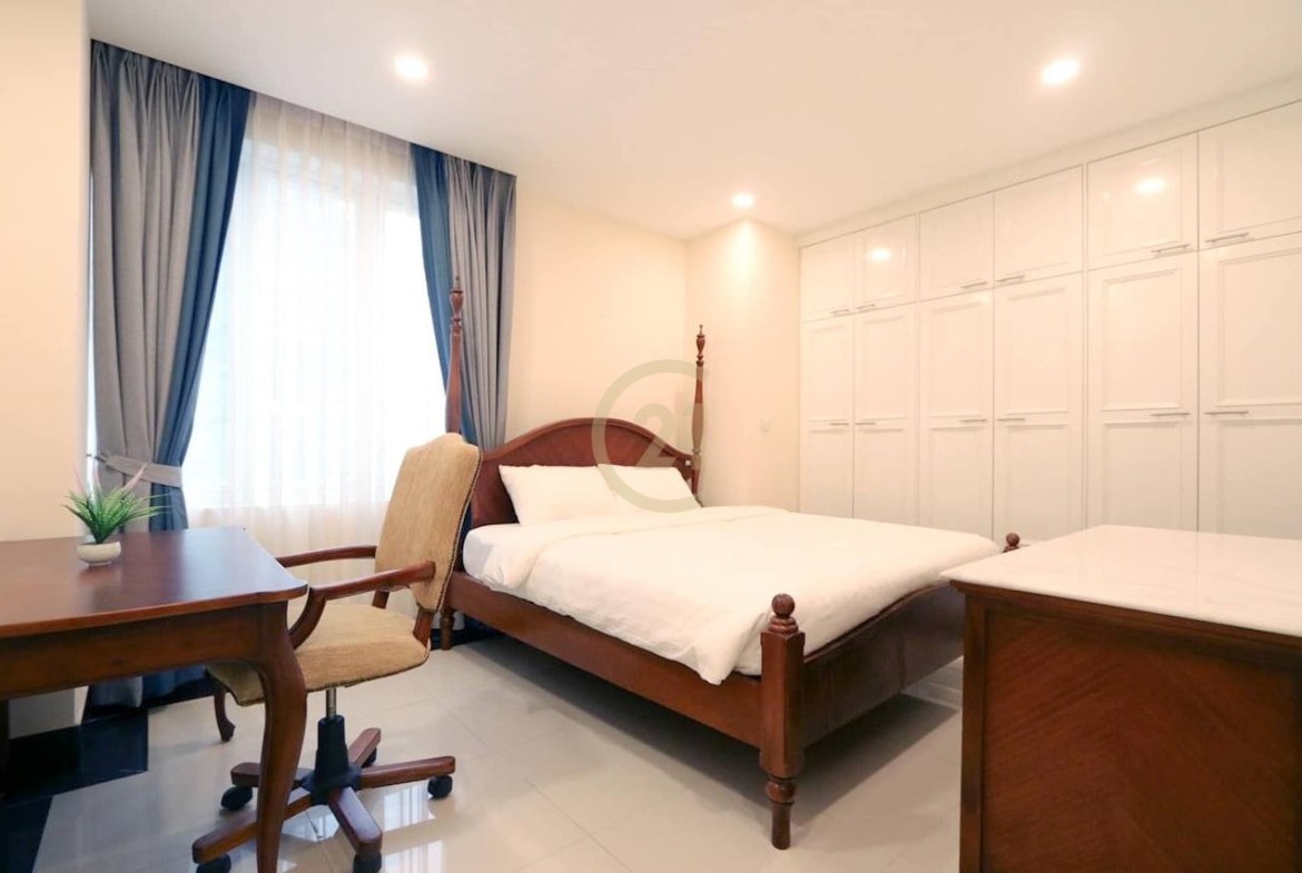 Cozy Three Bedroom For Rent At BKK1