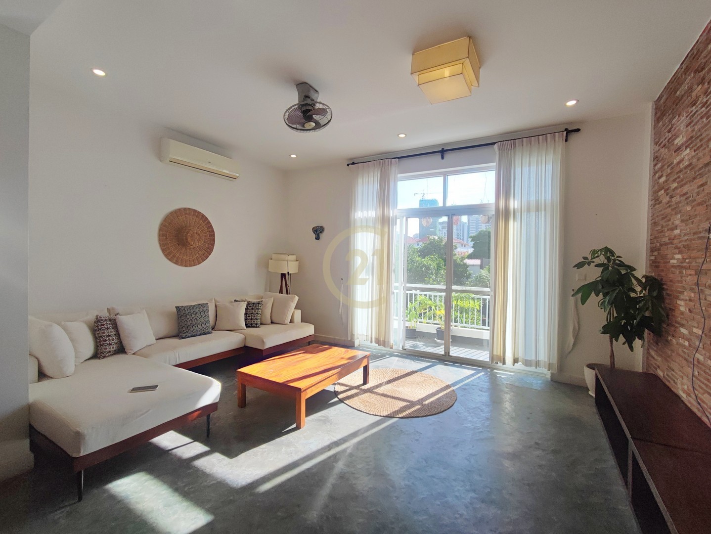 COZY THREE BEDROOM FOR RENT-TONLE BASSAC