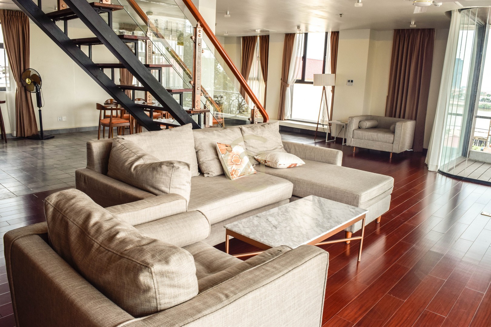 WOODEN PENTHOUSE FOR RENT-DAUN PENH