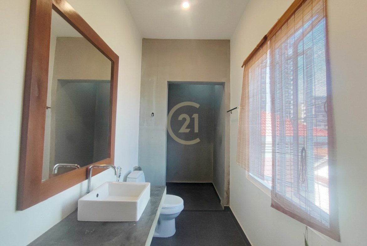 COZY THREE BEDROOM FOR RENT-TONLE BASSAC