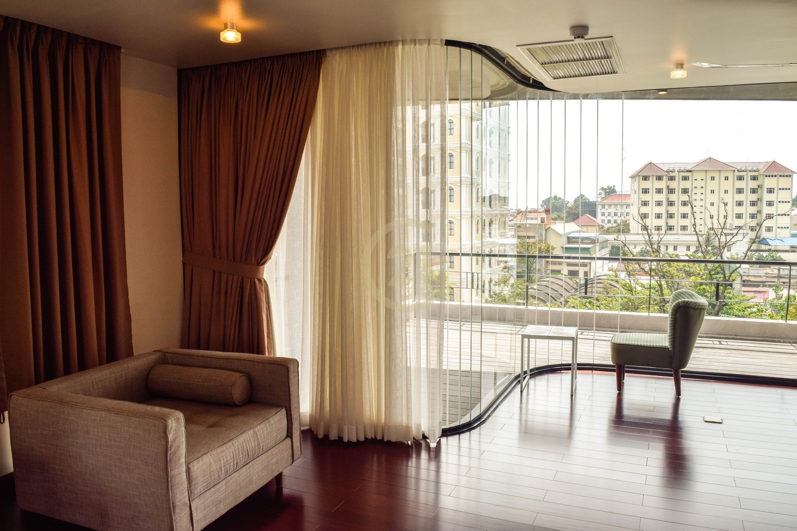 WOODEN PENTHOUSE FOR RENT-DAUN PENH