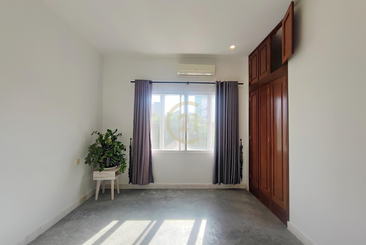 COZY THREE BEDROOM FOR RENT-TONLE BASSAC