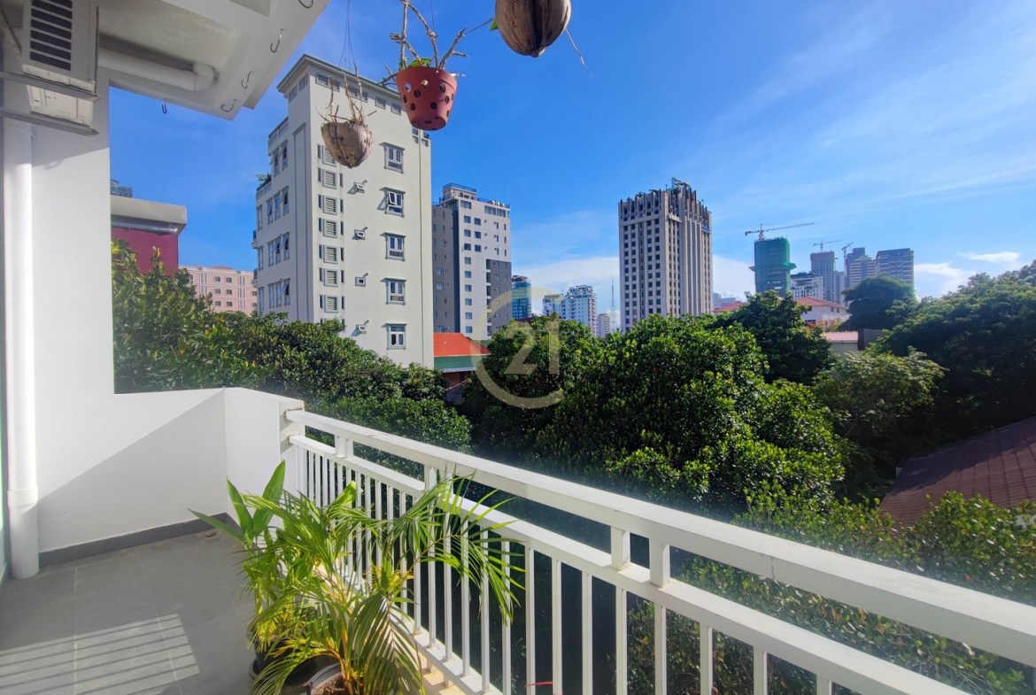 COZY THREE BEDROOM FOR RENT-TONLE BASSAC