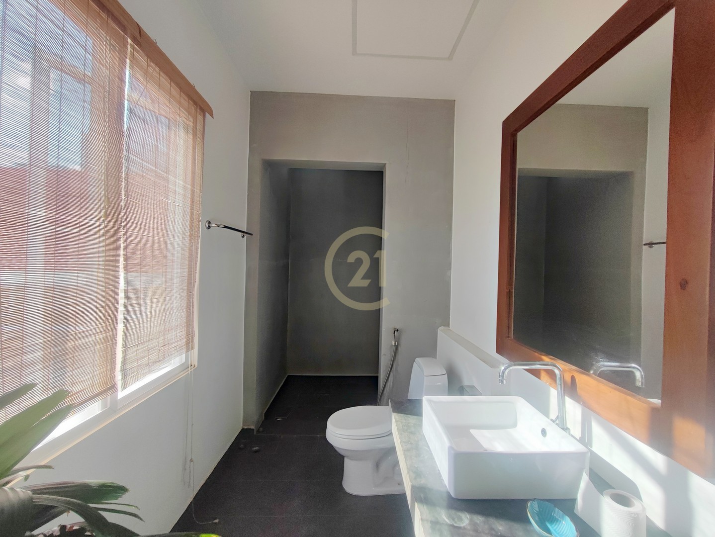 COZY THREE BEDROOM FOR RENT-TONLE BASSAC