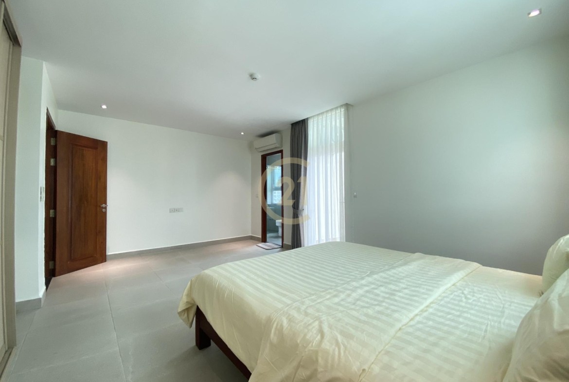 FANCY THREE BEDROOM FOR RENT-RUSSIAN MARKET