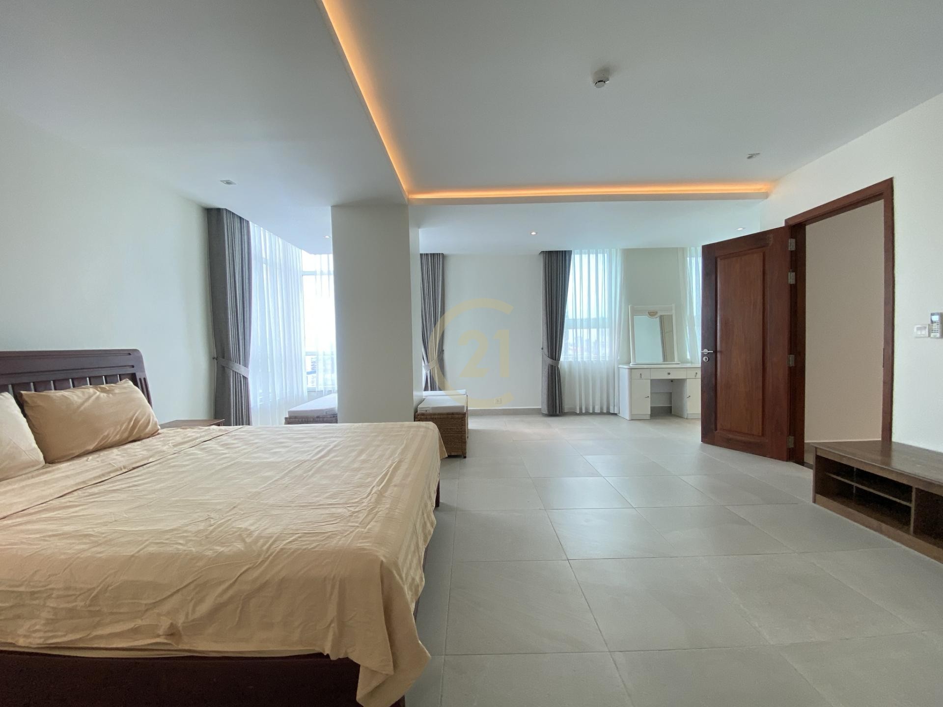 FANCY THREE BEDROOM FOR RENT-RUSSIAN MARKET