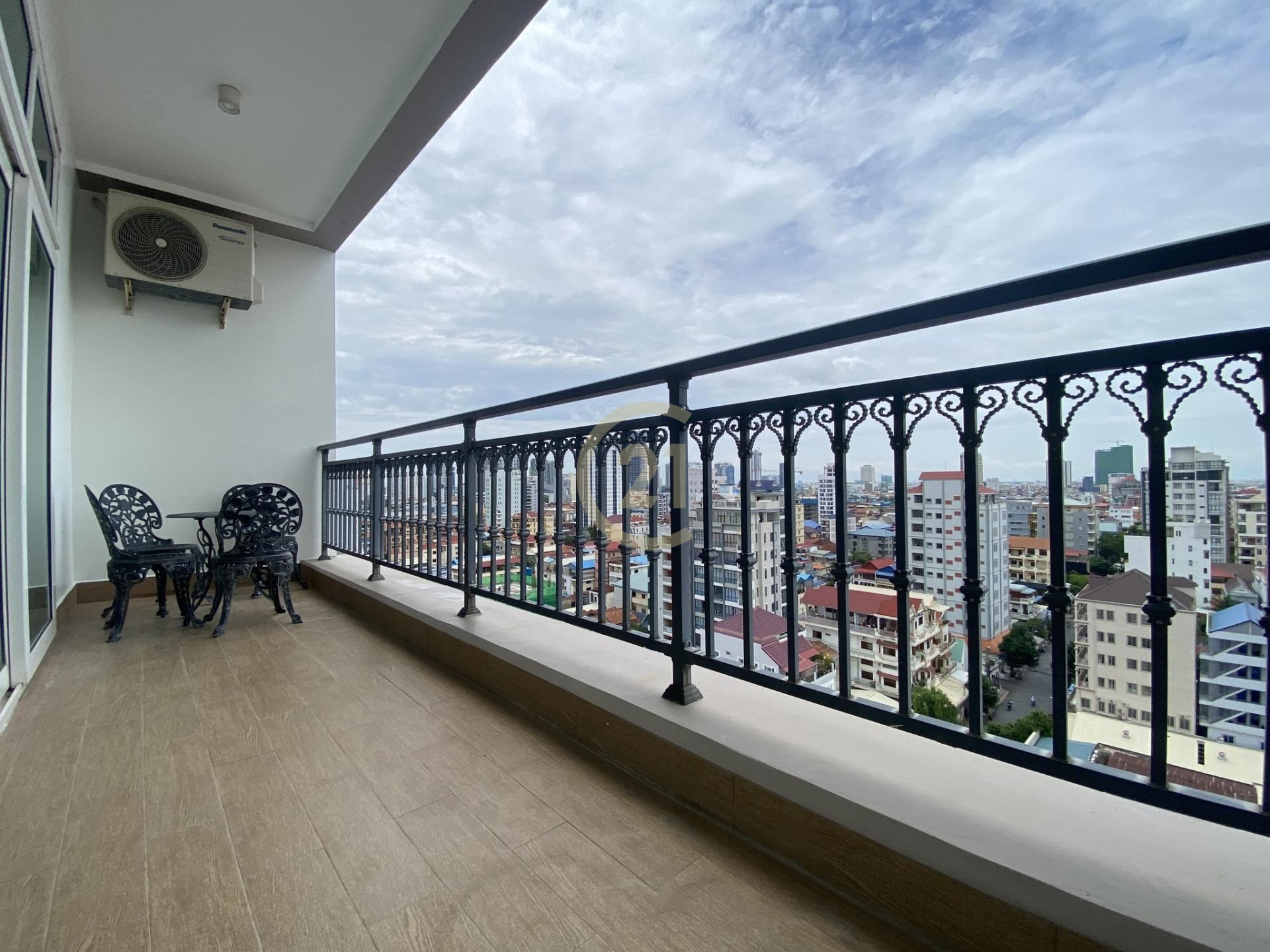 FANCY THREE BEDROOM FOR RENT-RUSSIAN MARKET