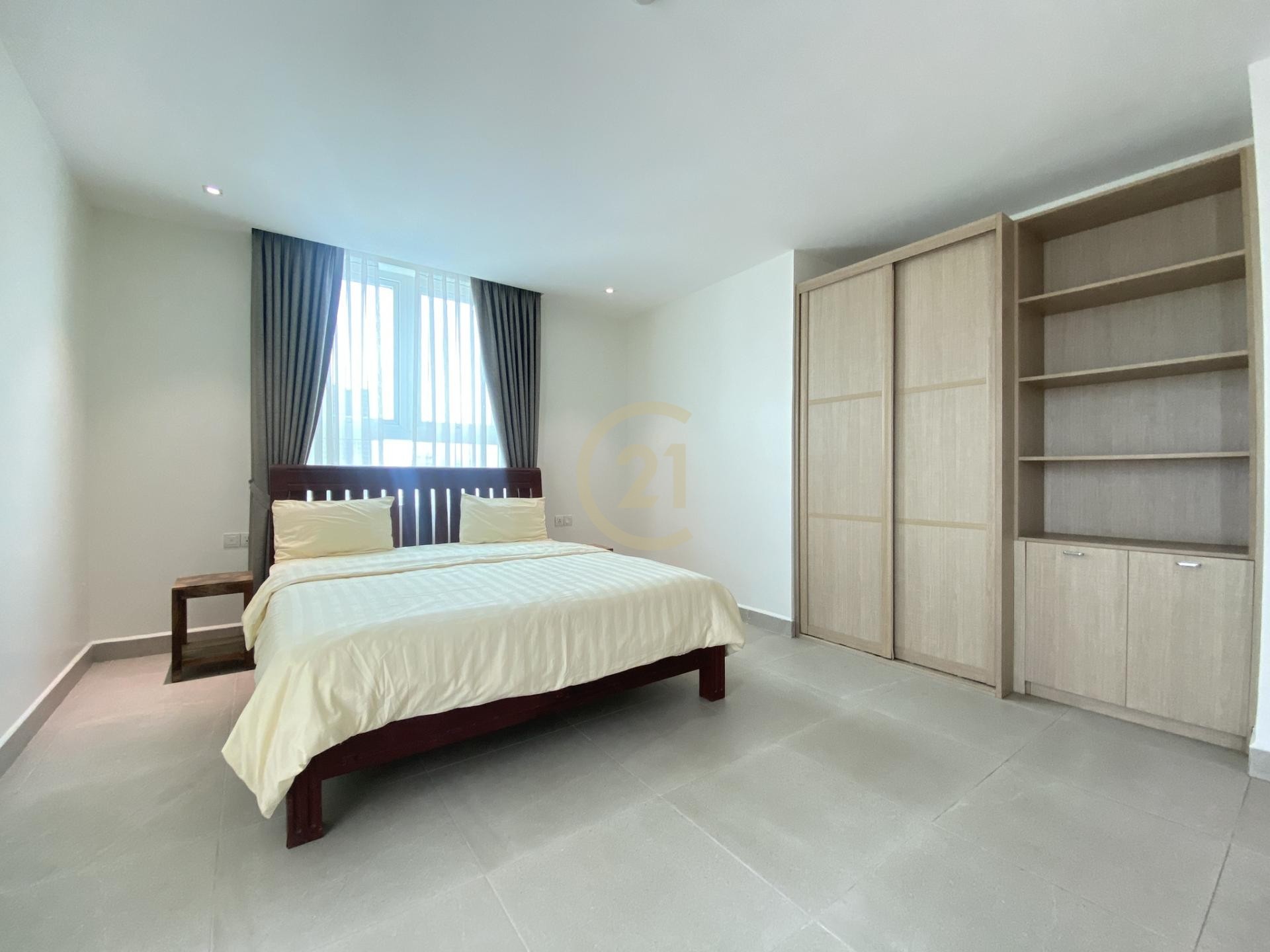 FANCY THREE BEDROOM FOR RENT-RUSSIAN MARKET