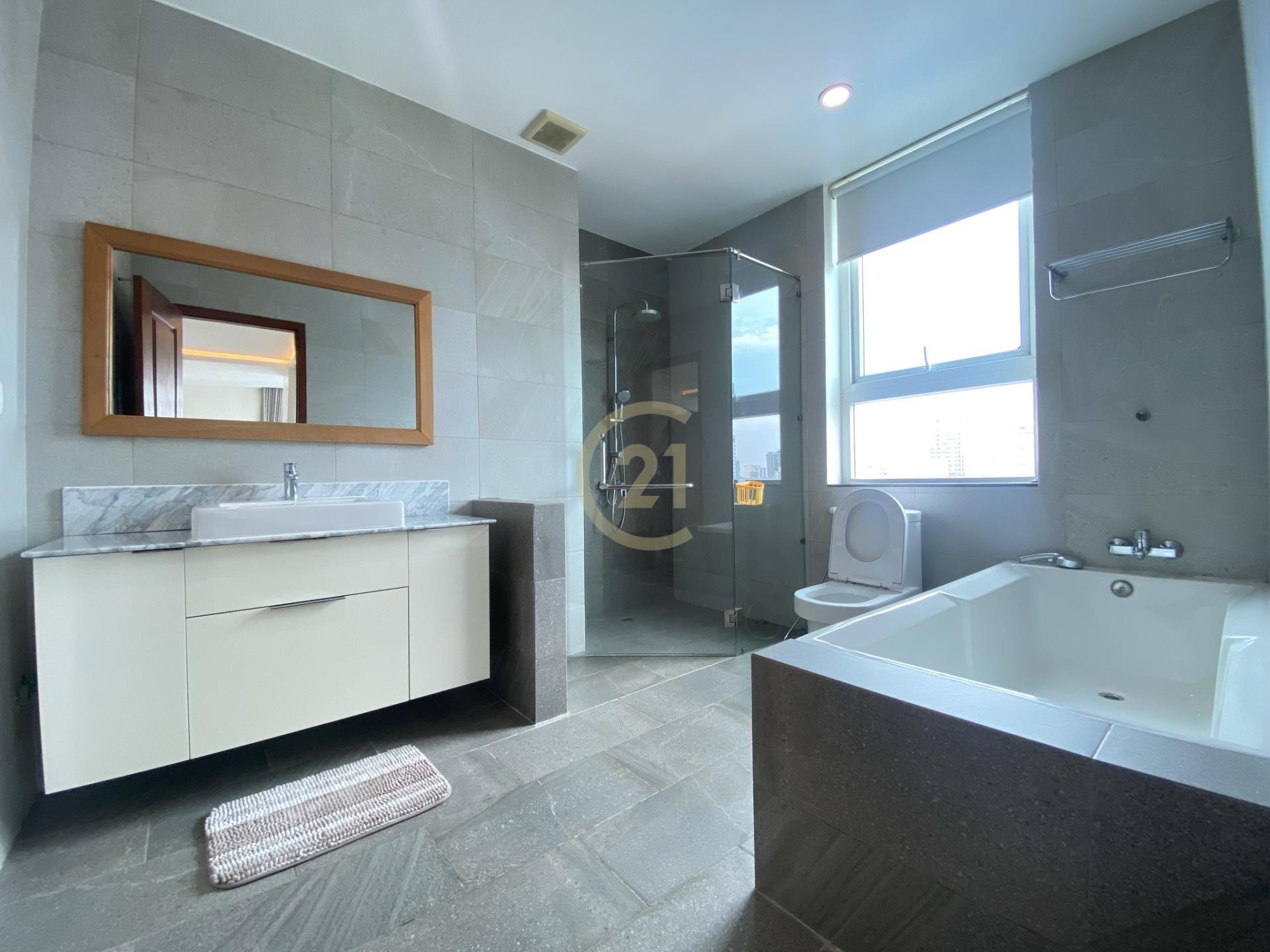 FANCY THREE BEDROOM FOR RENT-RUSSIAN MARKET