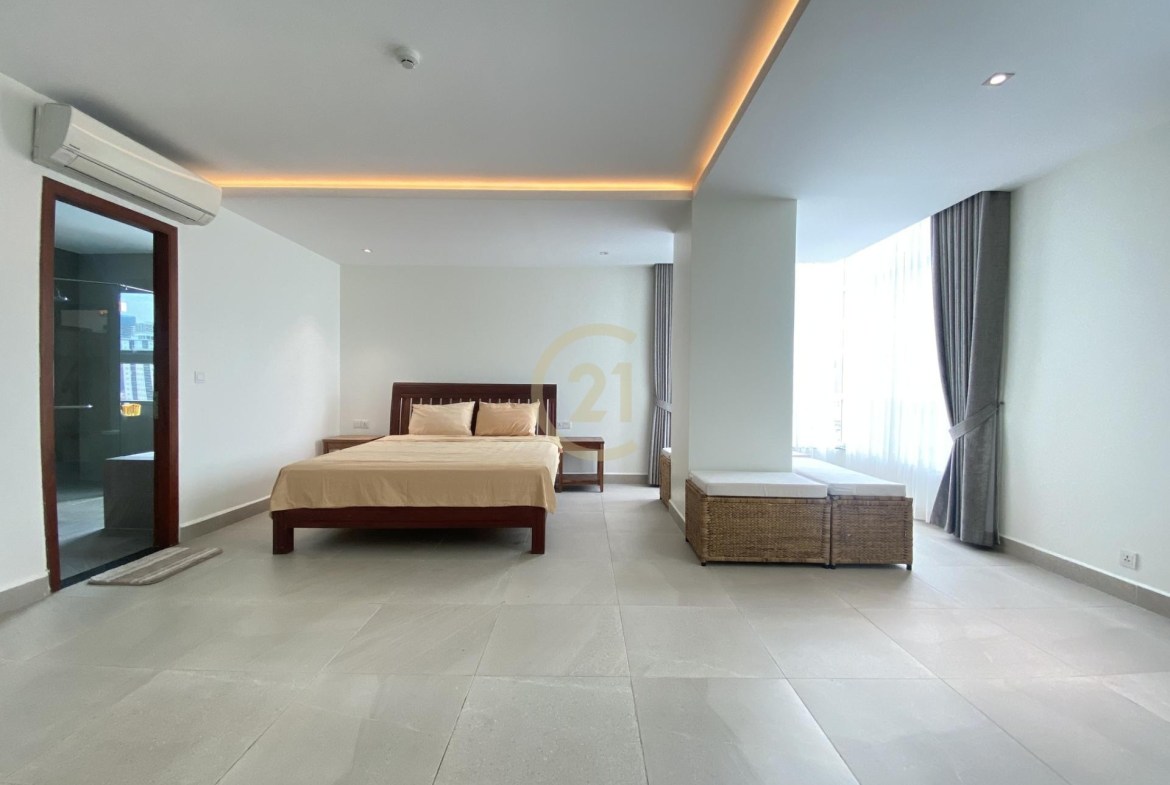 FANCY THREE BEDROOM FOR RENT-RUSSIAN MARKET