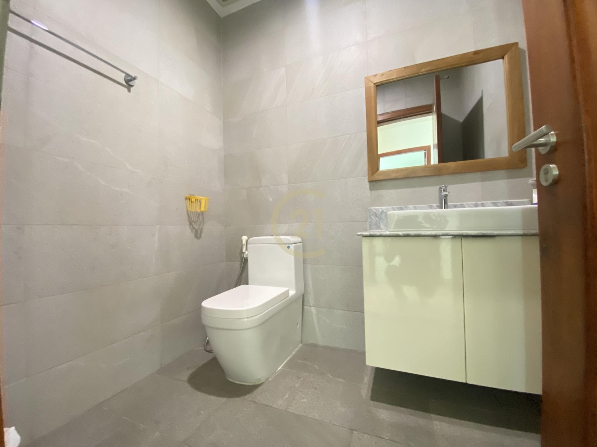 FANCY THREE BEDROOM FOR RENT-RUSSIAN MARKET