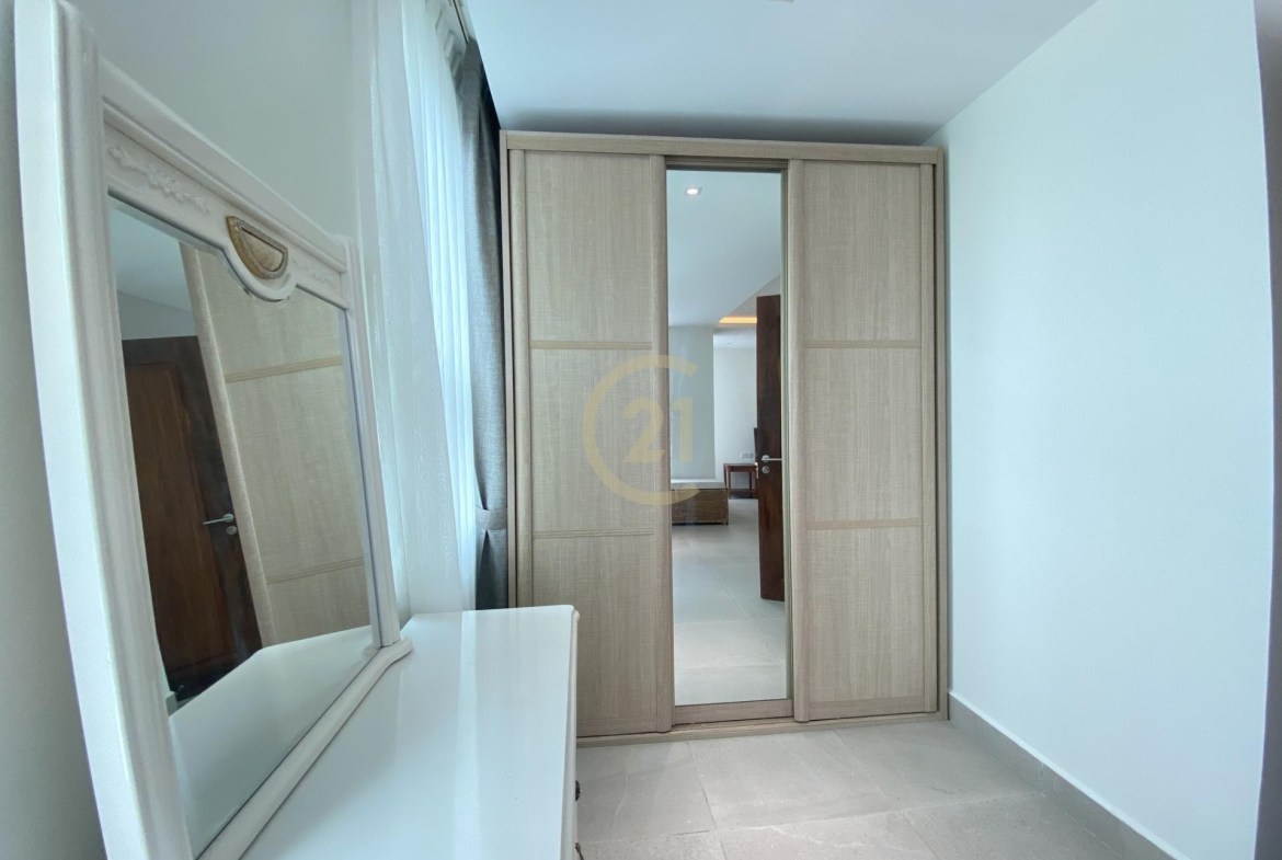 FANCY THREE BEDROOM FOR RENT-RUSSIAN MARKET