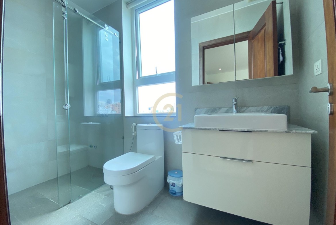FANCY THREE BEDROOM FOR RENT-RUSSIAN MARKET