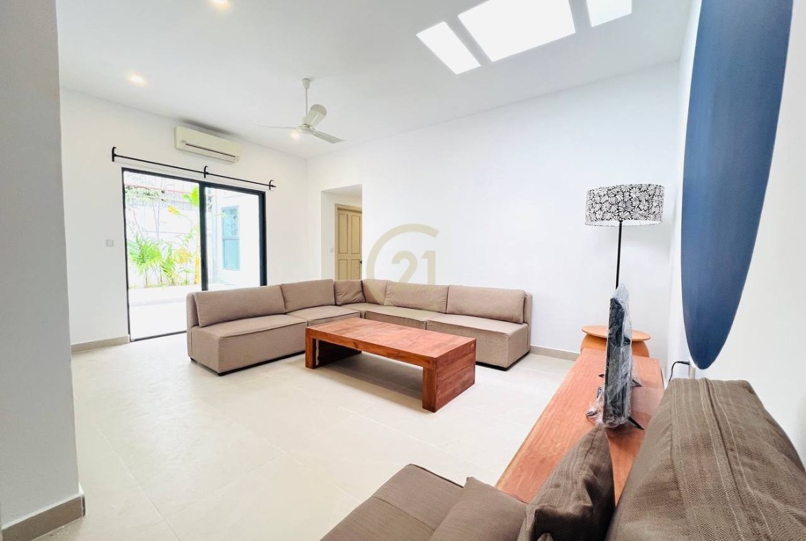 VINTAGE FOUR BEDROOM FOR RENT-TONLE BASSAC