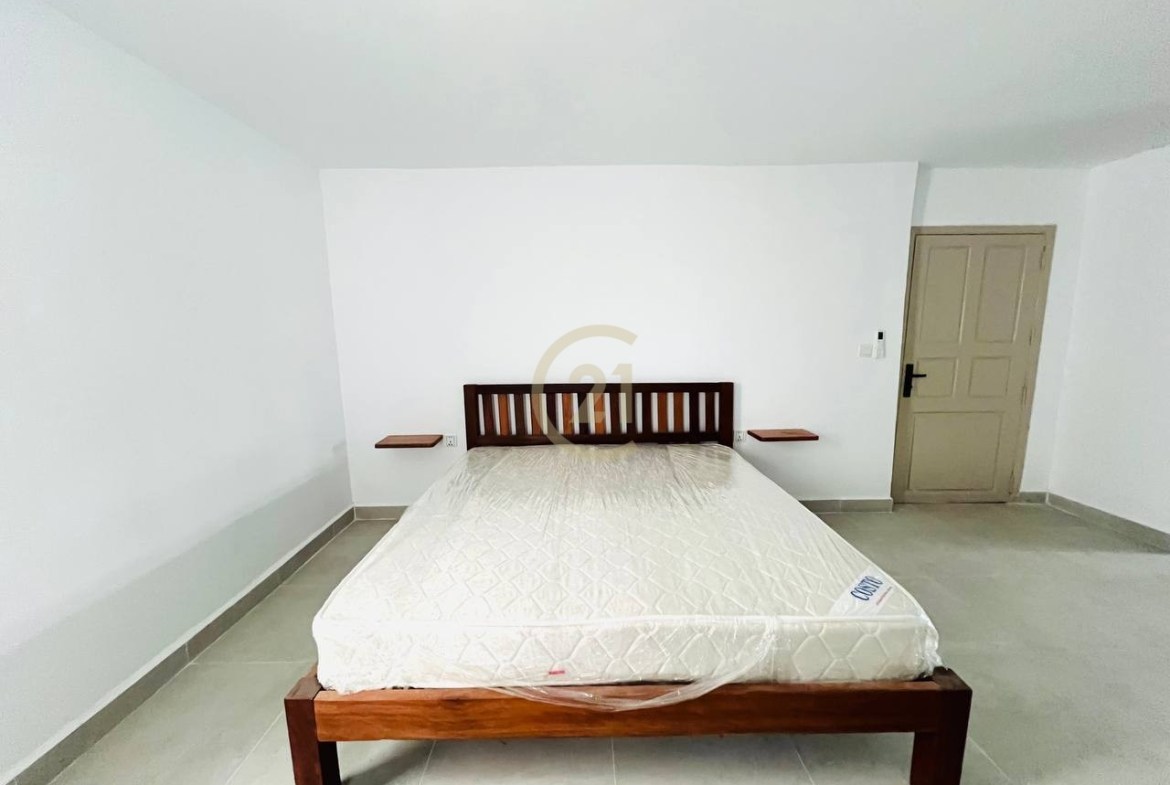 VINTAGE FOUR BEDROOM FOR RENT-TONLE BASSAC