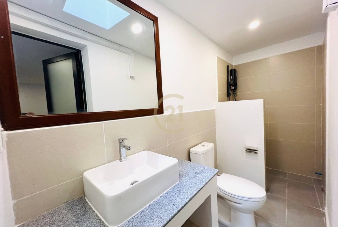 VINTAGE FOUR BEDROOM FOR RENT-TONLE BASSAC
