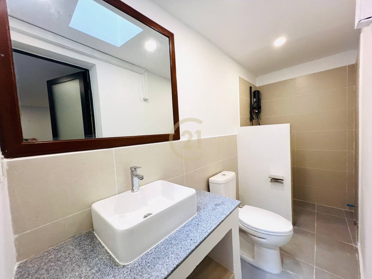 511116895_714944257942213_8425602163265657561_n VINTAGE FOUR BEDROOM FOR RENT-TONLE BASSAC