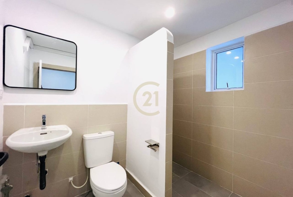 VINTAGE FOUR BEDROOM FOR RENT-TONLE BASSAC