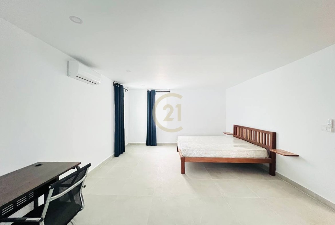 VINTAGE FOUR BEDROOM FOR RENT-TONLE BASSAC