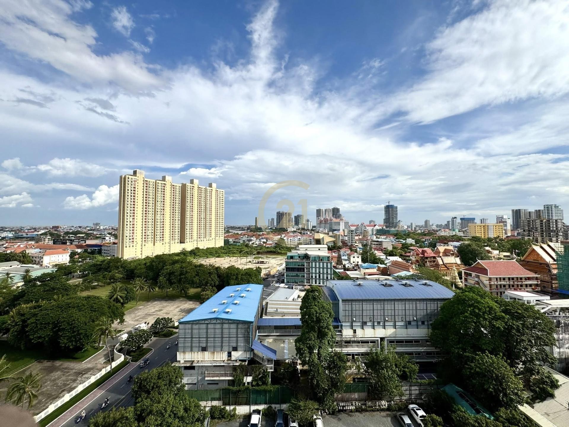 514349629_1363362294737854_1131703639516538838_n Specious 2 Bedroom for Rent At the Penthouse Condo
