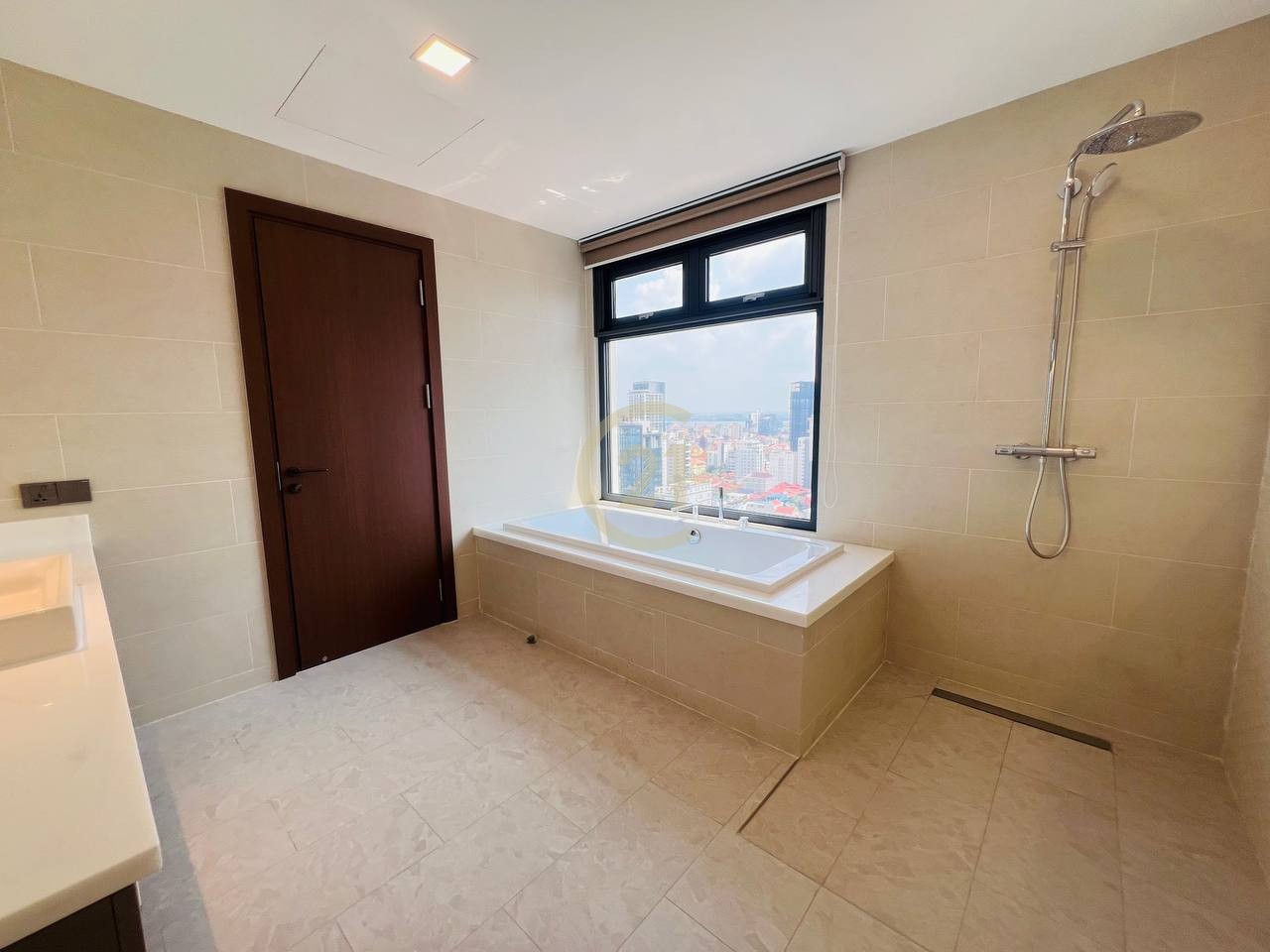 514496579_721728883930417_8187949436486126404_n (1) PREMIUM TWO BEDROOM FOR RENT-BKK1