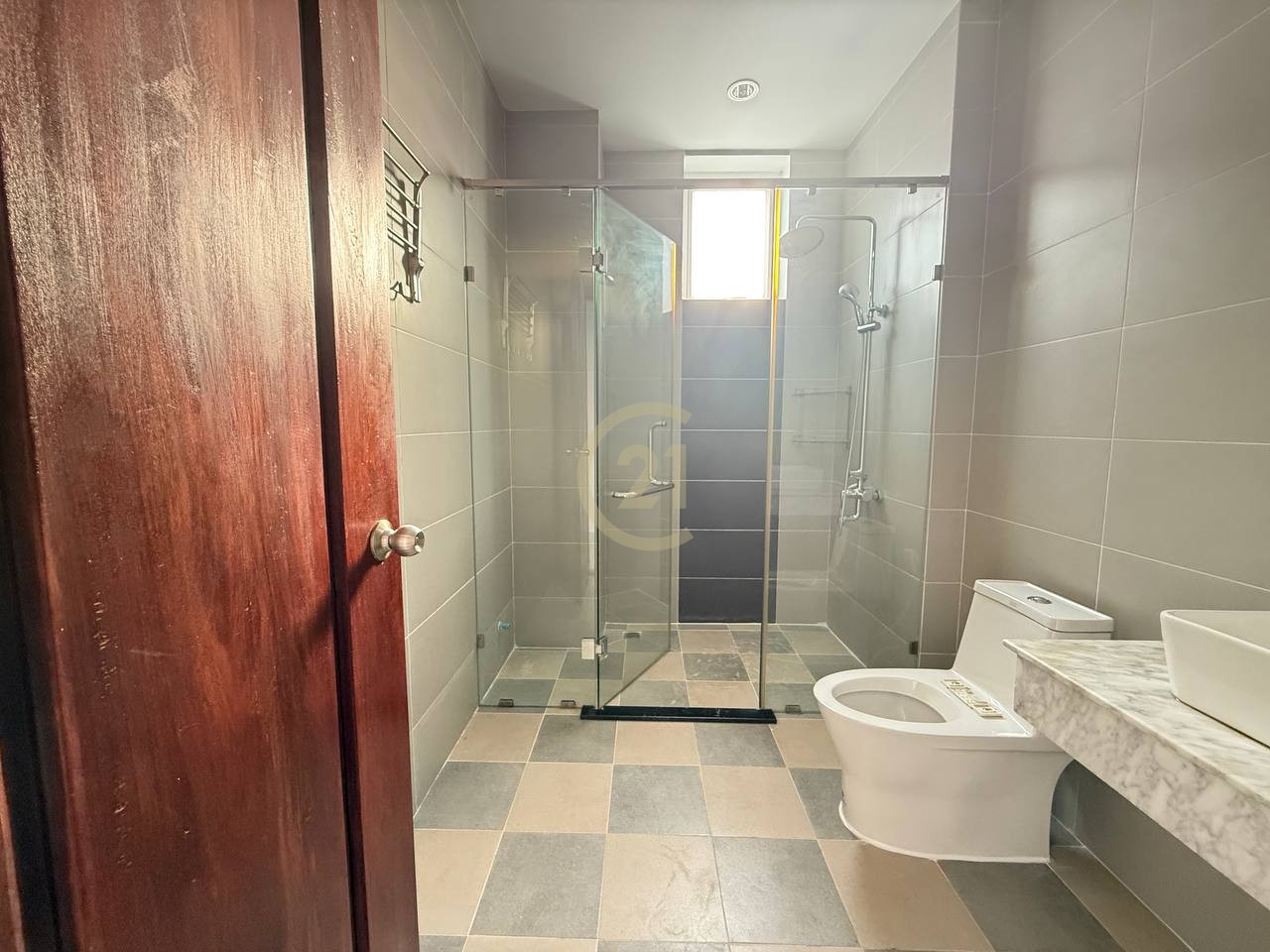 SPECIOUS TWO BEDROOM FOR RENT-TTP