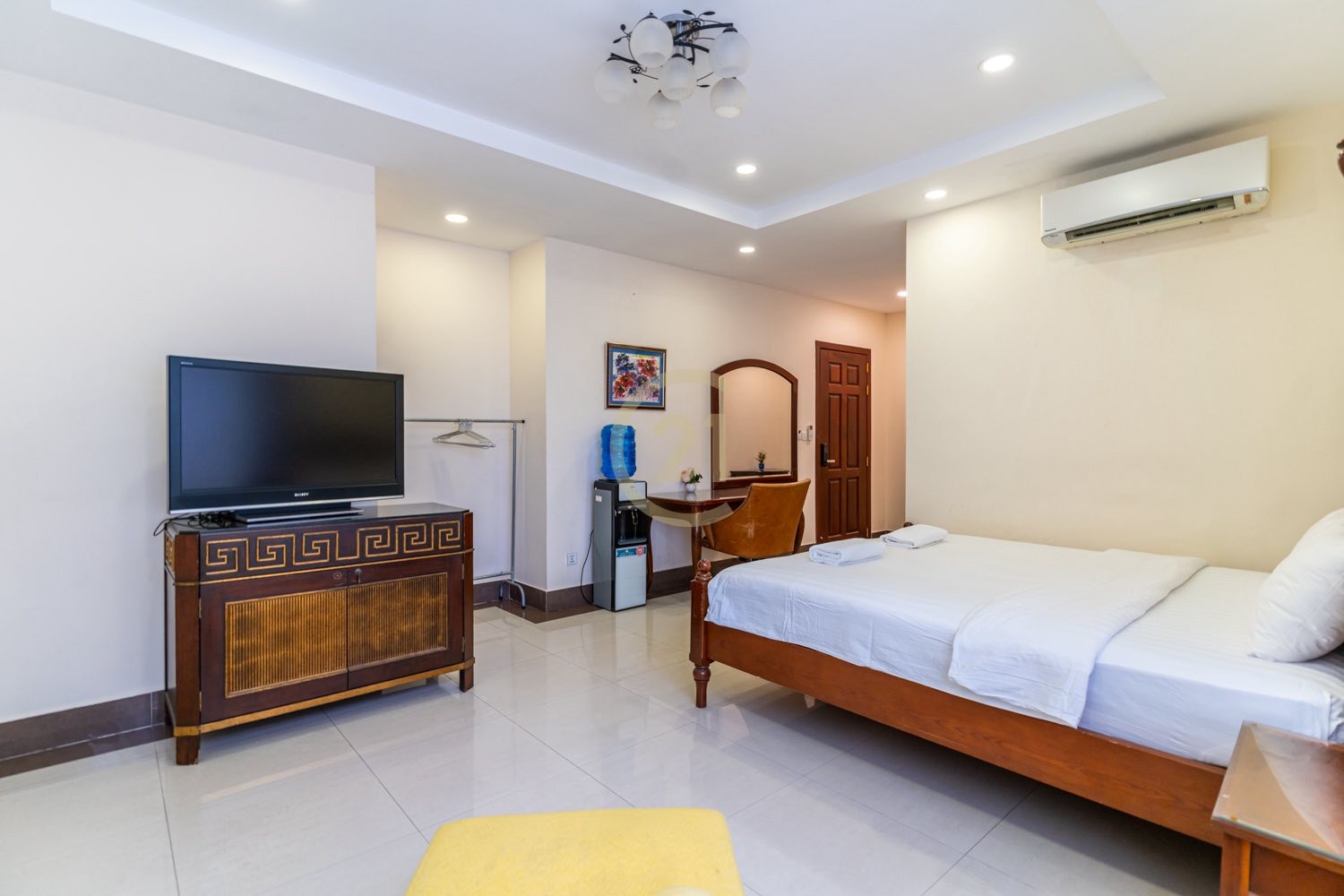 WESTERN ONE BEDROOM FOR RENT-BKK1