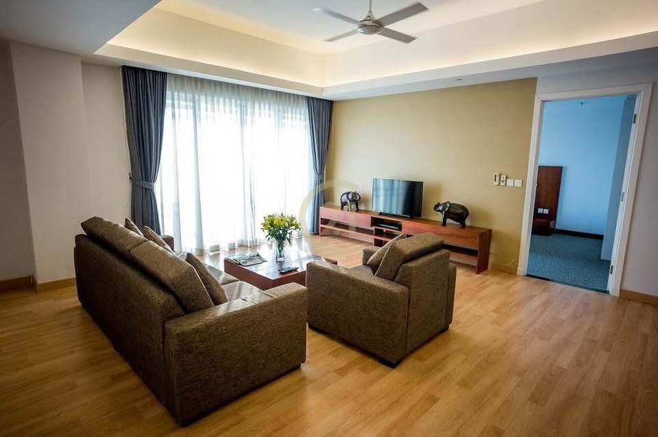 CLASSIC TWO BEDROOM FOR RENT-RIVER VIEW