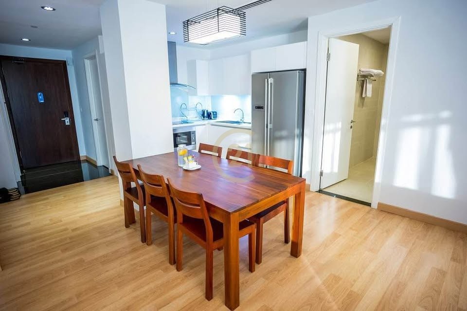 CLASSIC TWO BEDROOM FOR RENT-RIVER VIEW