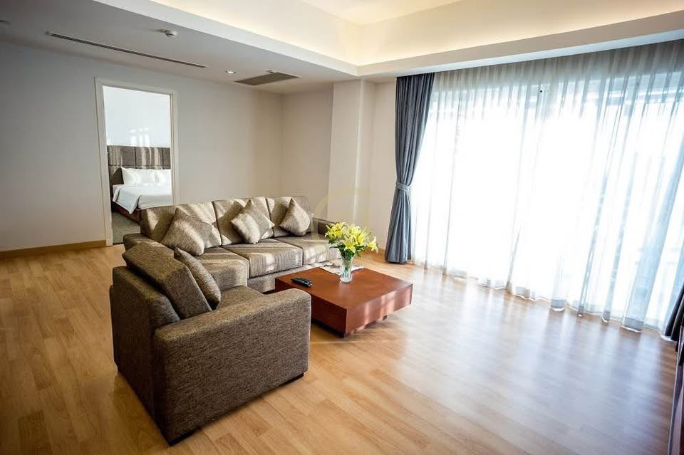 CLASSIC TWO BEDROOM FOR RENT-RIVER VIEW