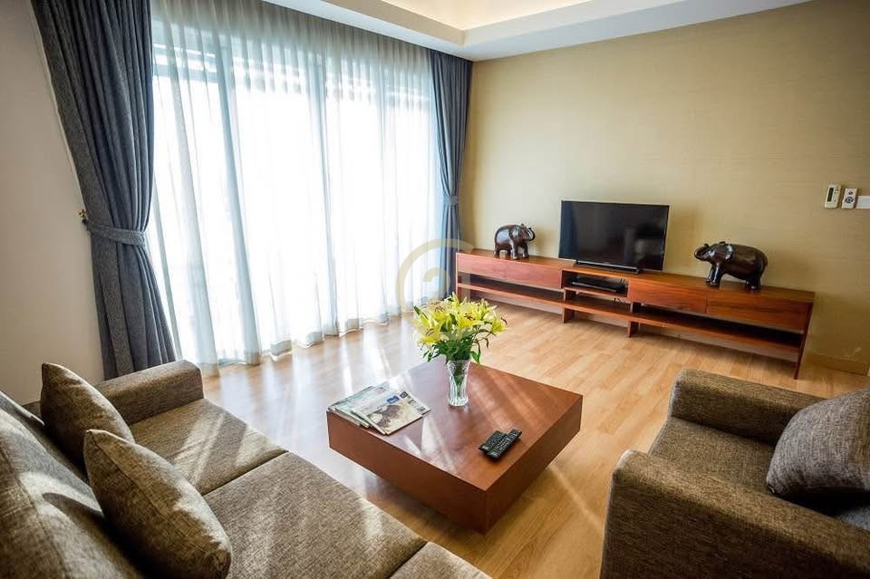CLASSIC TWO BEDROOM FOR RENT-RIVER VIEW