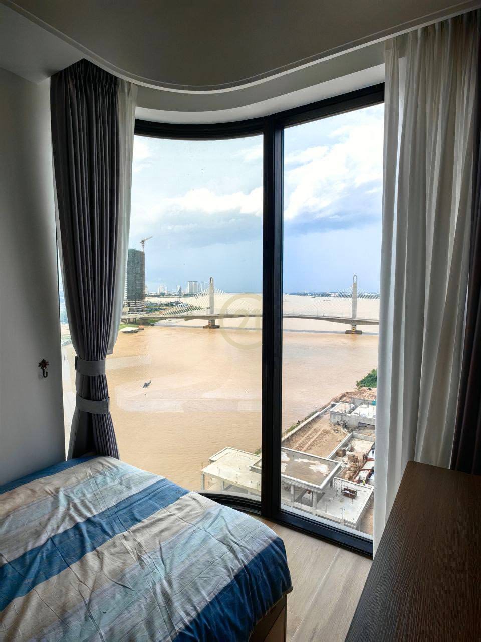 526921773_2003774593784844_2055366368927939347_n 3 Bedroom For Rent at Vue Aston Koh Norea