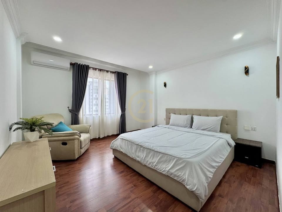 WESTERN THREE BEDROOM FOR RENT-BKK1