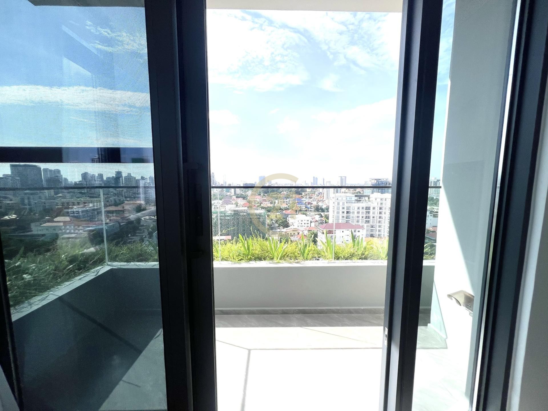 COZY ONE BEDROOM FOR RENT-TONLE BASSAC