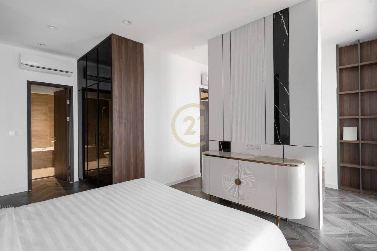 Luxury 3 Bedroom For Rent at Tonle Bassac