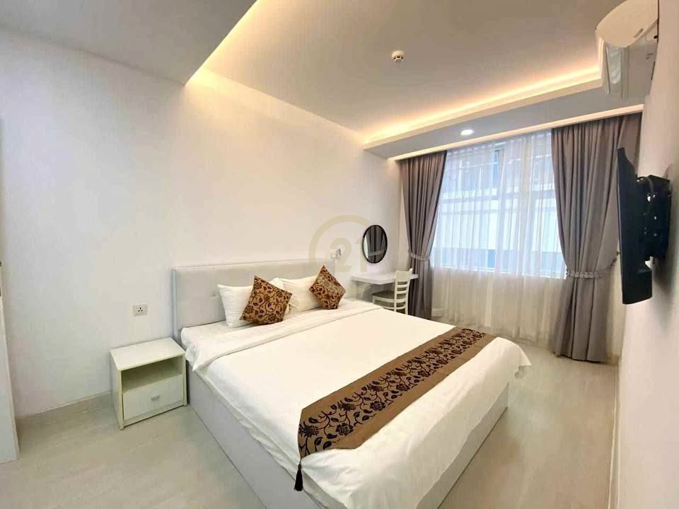 SPECIOUS THREE BEDROOM FOR RENT-BKK1
