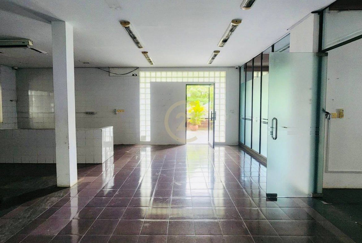 Cafe Shop + Office Building for Rent on Main Road, Tonle Basak | 13 Rooms | 1,193sqm